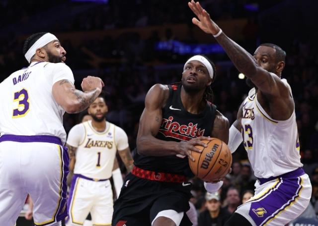 开云-坐吃山空还是孤注一掷？第三星问题仍在困扰湖人