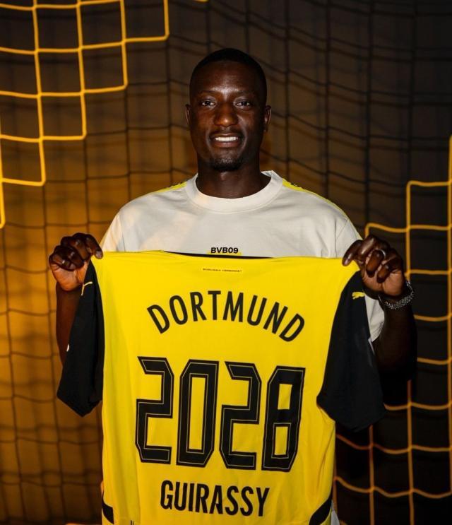 开云APP-多特连续3年重金砸大中锋，吉拉西逼走当红“豁牙”？