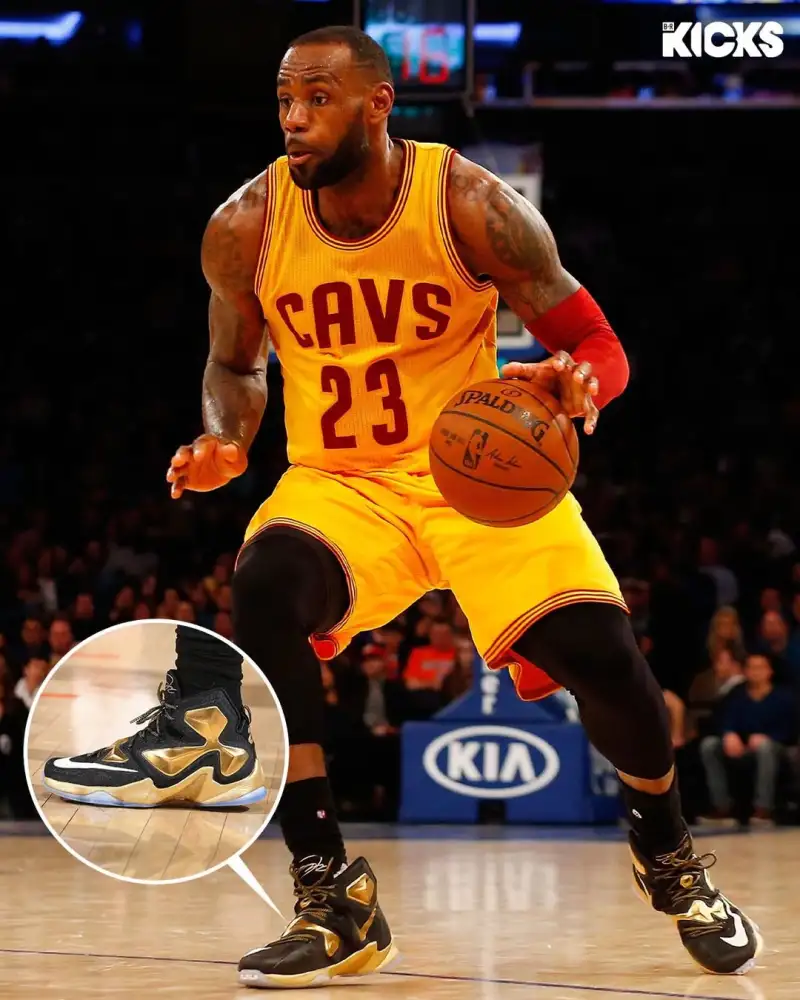 开云-B/R晒图回顾16赛季球员们穿着的经典球鞋:一起踏上回忆之旅